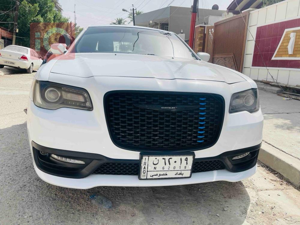 کرایسلەر 300